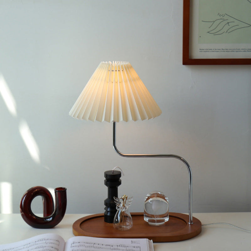 Retro Tafellamp met Plissé Kap voor Elegante Verlichting – Lumen