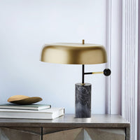 Moderne Tafellamp met Marmeren Basis en Gouden Kap - Lumora