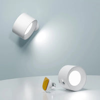 Draadloze Wandlamp met 360° Rotatie en Warm Licht – Illuma