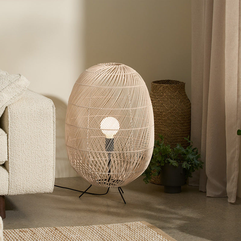Trendy Rattan Vloerlamp voor Moderne Interieurs – Zanova